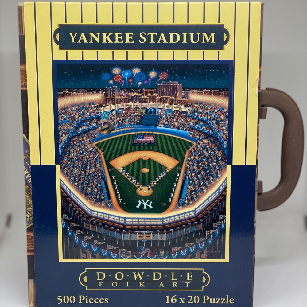 NY Yankees Stadium Puzzle (#500) w/decorative case